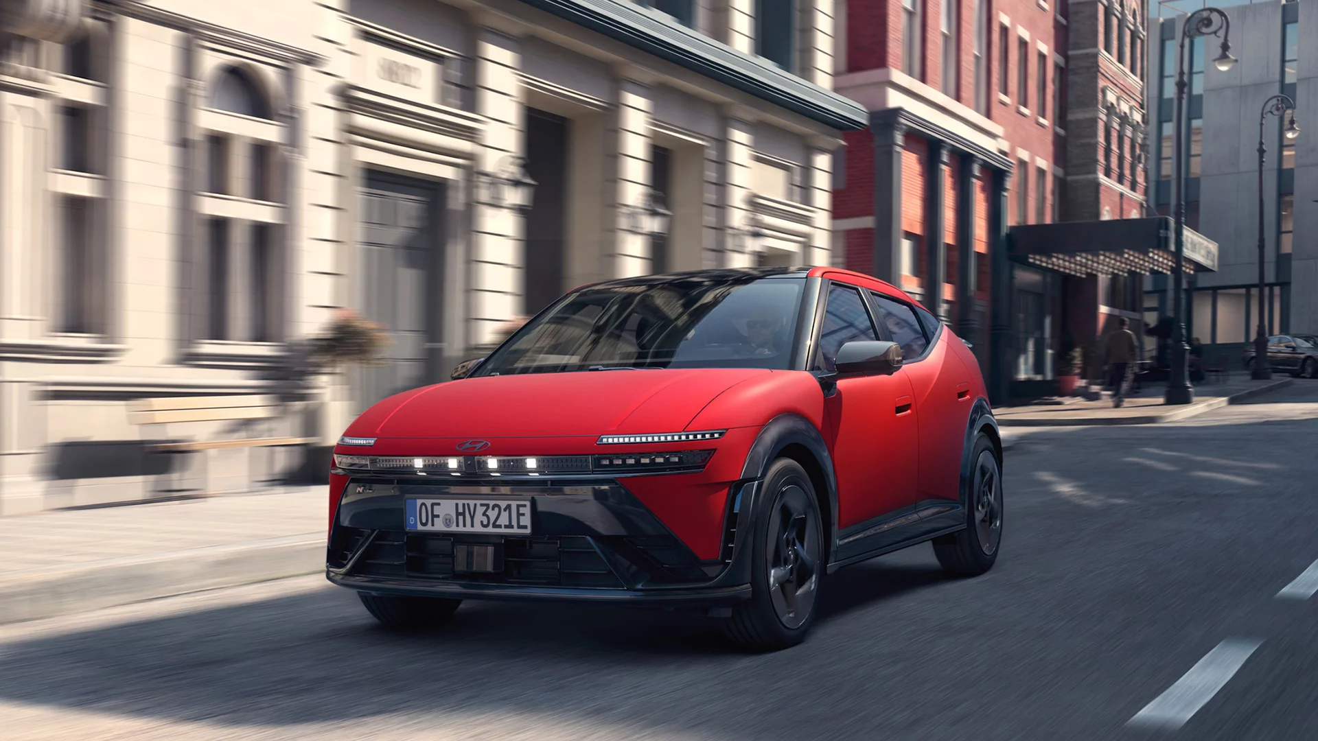 Hyundai IONIQ 3 rouge en circulation